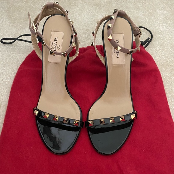 SOLD Valentino Garavani Rockstud Sandals - Picture 2 of 5